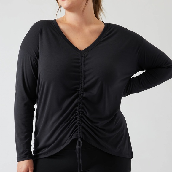 Athleta Crossover Ruched Top in Black - Picture 1 of 13